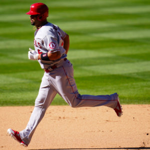 Albert Pujols equals Willie Mays on all-time HR list, helps Angels to victory