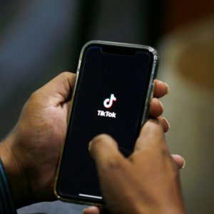 Trump backs proposed deal to keep TikTok operating in US