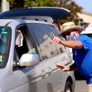 Tzu Chi San Gabriel Valley hosts food giveaway Saturday at Gabrielino High