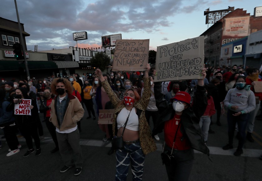 LAPD detains, then releases, Los Angeles Times reporter covering unrest in Echo Park